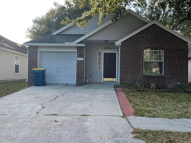1216 Brookwood Bluff Rd E — Photo 1