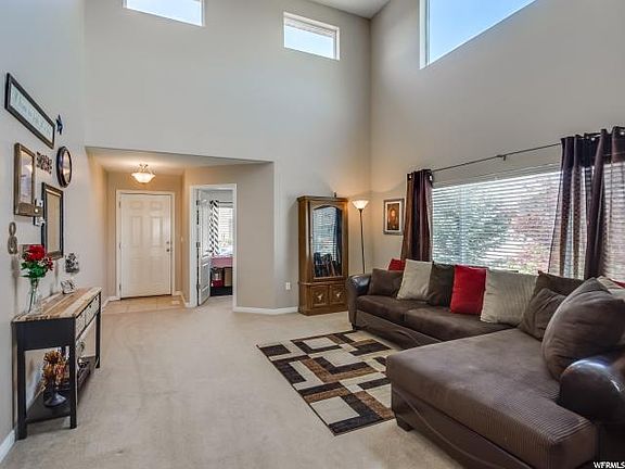 5th image of 352 W Beach Tree Ln