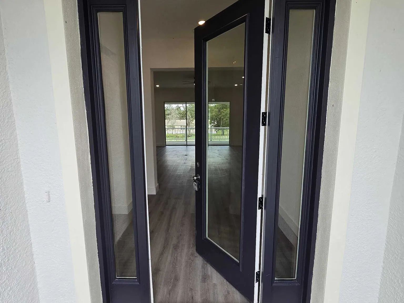 4 bed, 2487 sqft, $2,600 — Photo 2