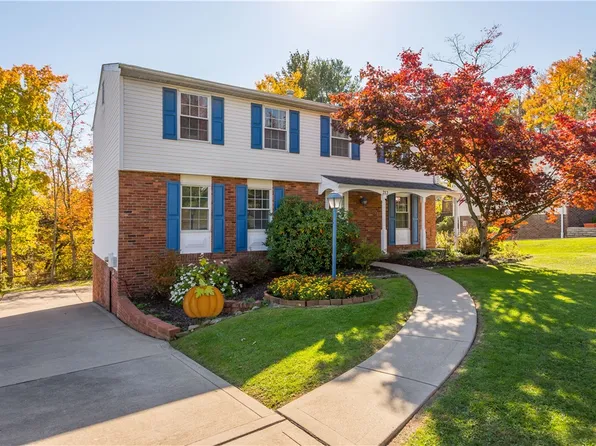 212 Glengarry Dr, Coraopolis, PA 15108