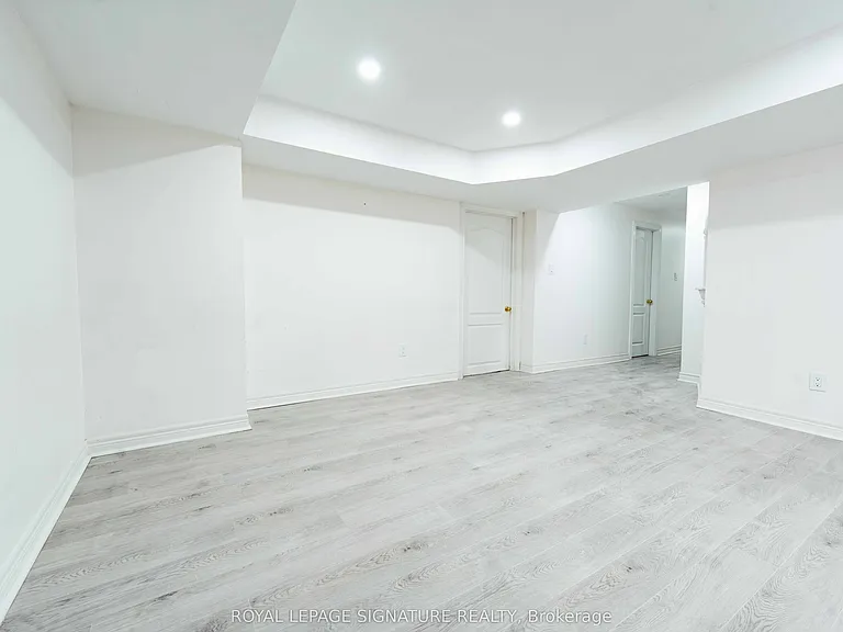 4742 Creditview Rd — Photo 8