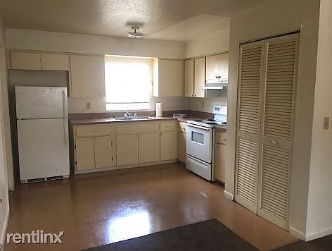 3rd image of 8733 N 50th St APT 3
