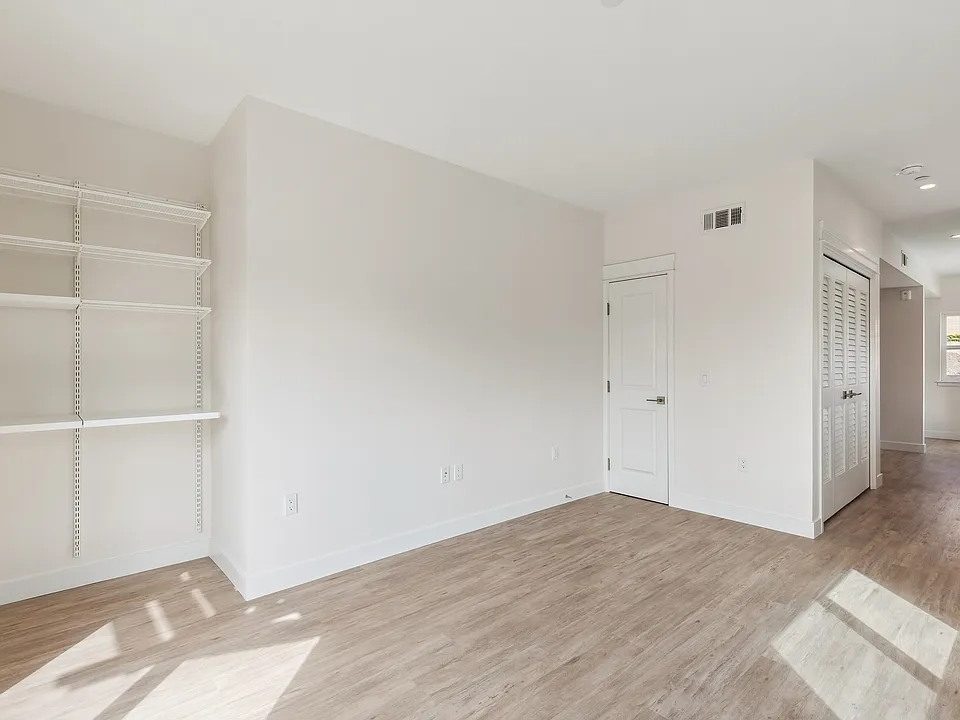 Living/Dining area with desk nook