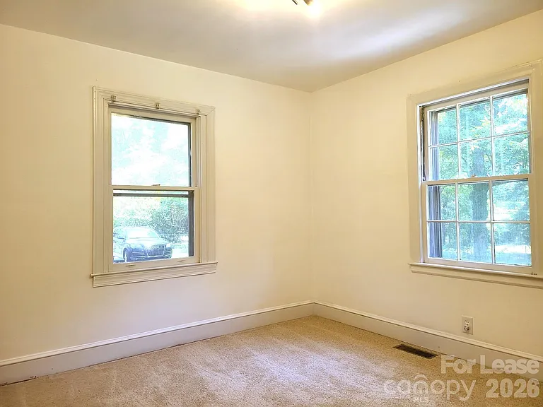 206 N Cloudman St — Photo 6