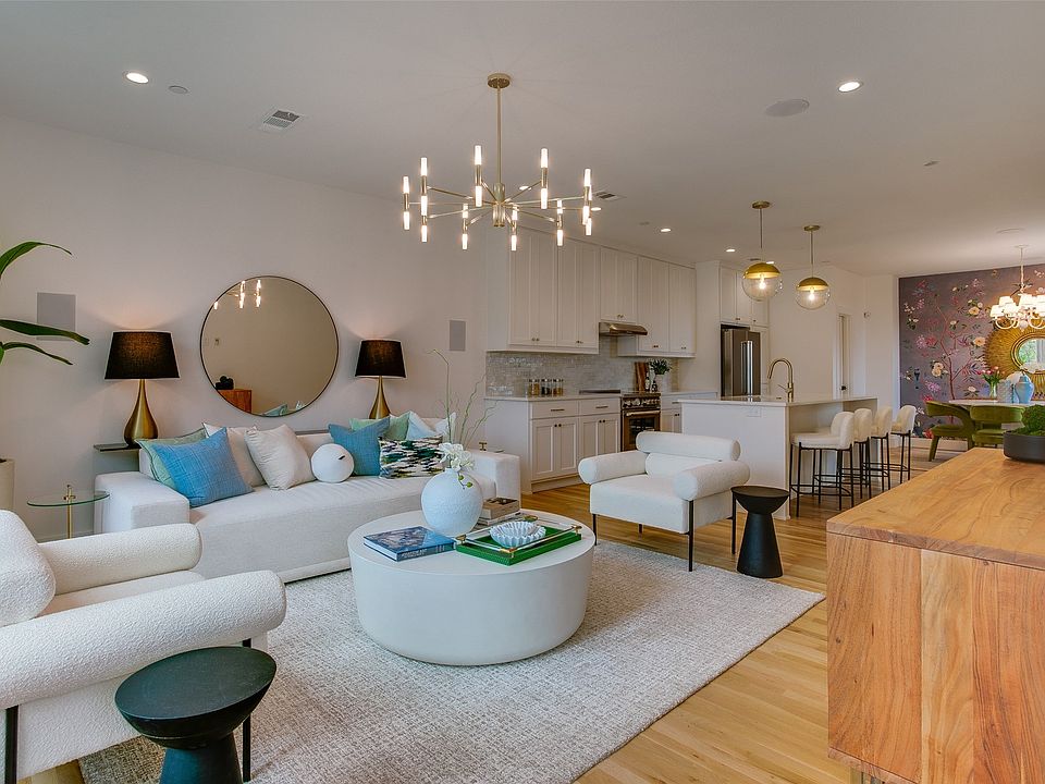 1st image of 7207 Gaston Ave #1005