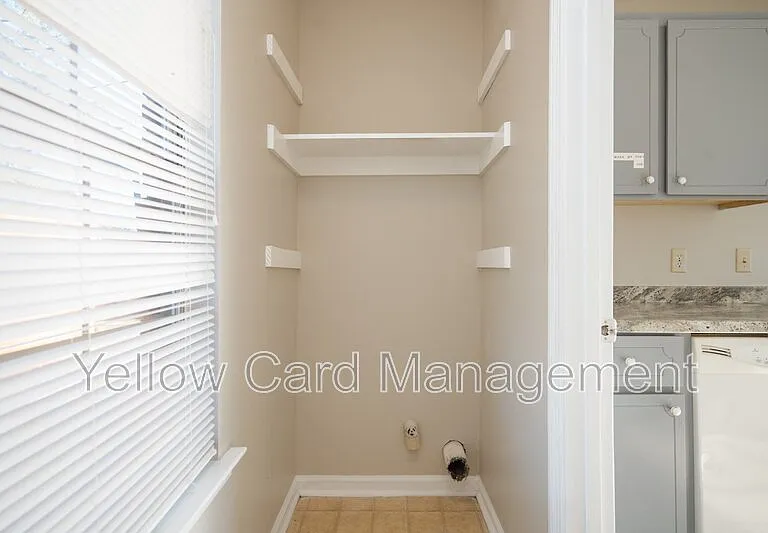 82 Crosby Dr — Photo 12