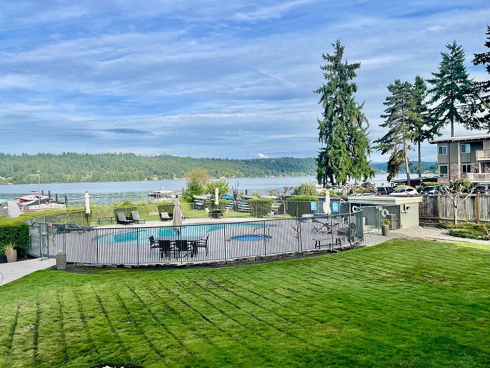 1st image of 4214 W Lake Sammamish Pkwy NE