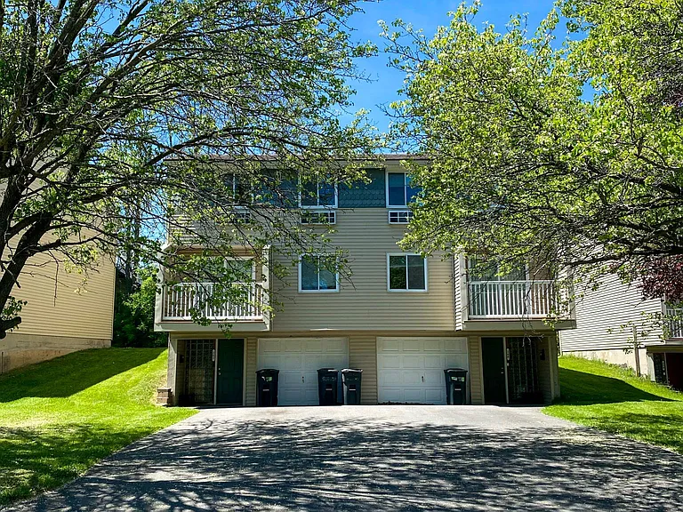 261 Robert Dr — Photo 10
