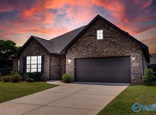 141 Slade Thomas Dr, Meridianville, AL 35759