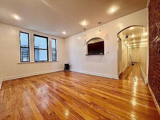 3rd image of 418 W 130th St APT 41