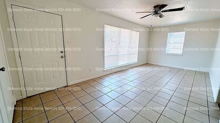 826 Jane Dr — Photo 5
