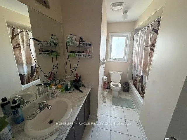 705 Sauve St — Photo 9