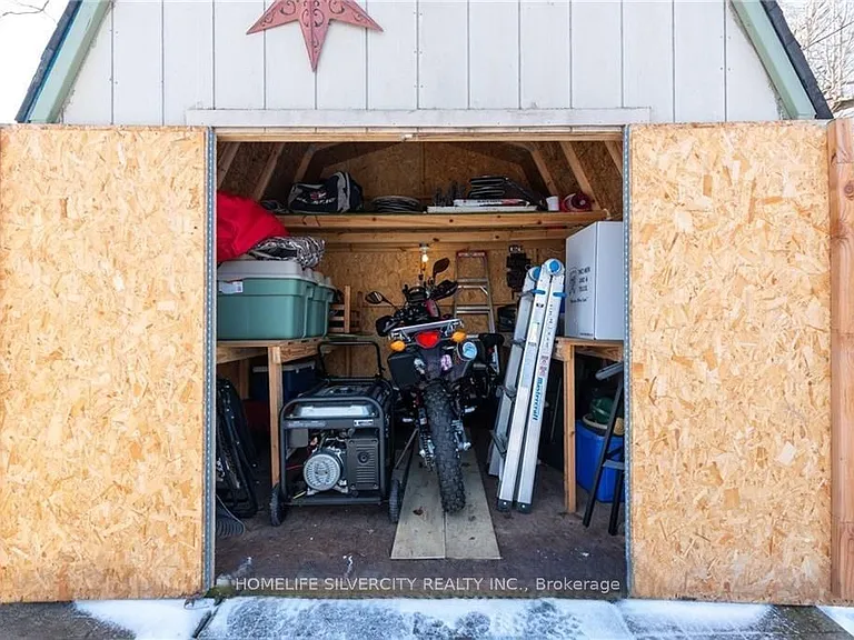 141 Athabaska Rd — Photo 13