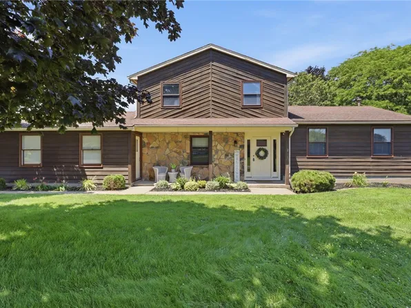 2 Casimir Cir, Rochester, NY 14617