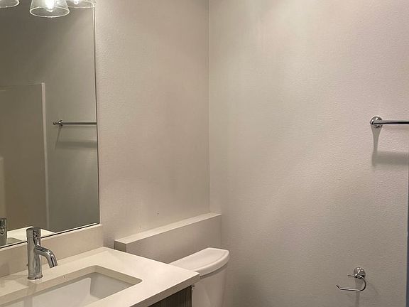 5th image of 5377 SE 18th Ave #106