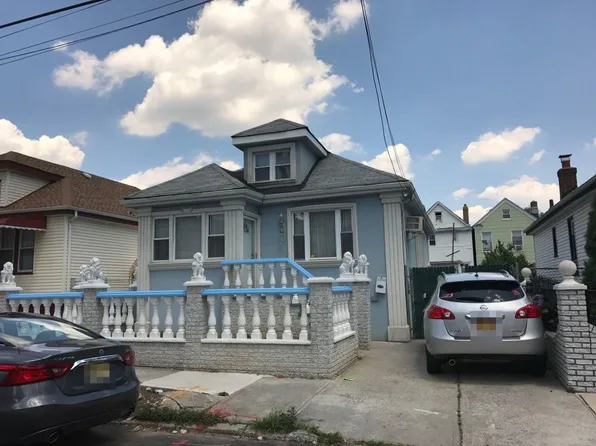 10725 126th St, South Richmond Hill, NY 11419