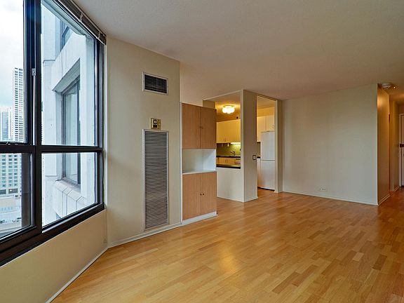 3rd image of 405 N Wabash Ave Unit 1604