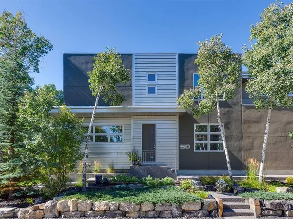 50 N Posthill Dr SW, Calgary, AB T3H 0A8