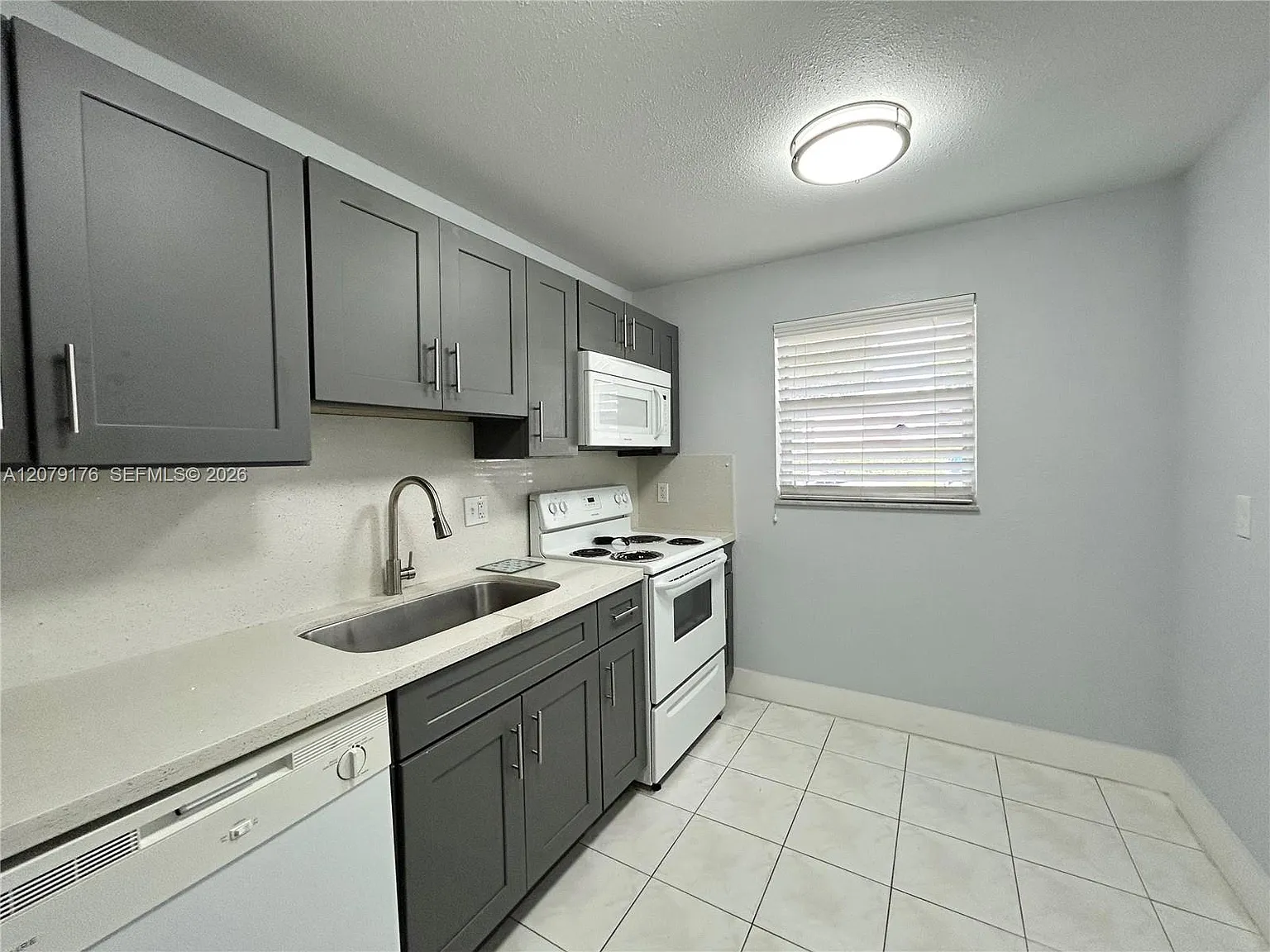 Foxcroft Apts Inc Condo — Photo 3