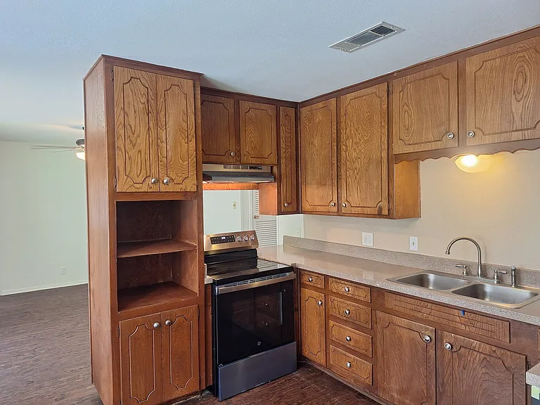 513 Simmons Dr — Photo 22