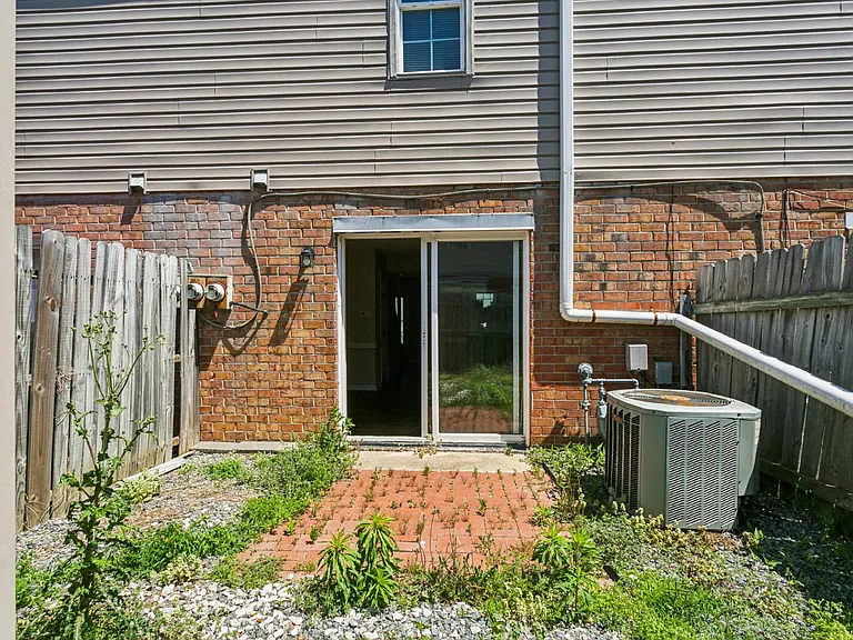506 Genneys Way — Photo 20