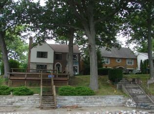 719 E Northshore Dr, Syracuse, IN 46567