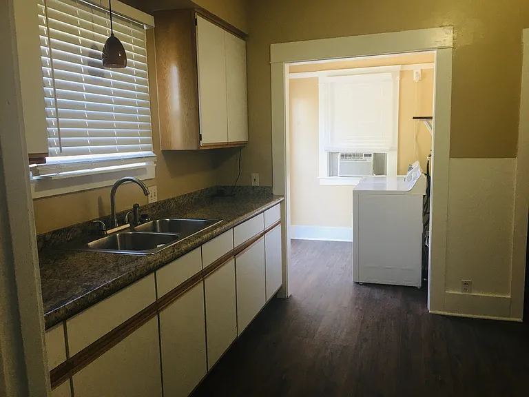 1448 Ash St — Photo 5