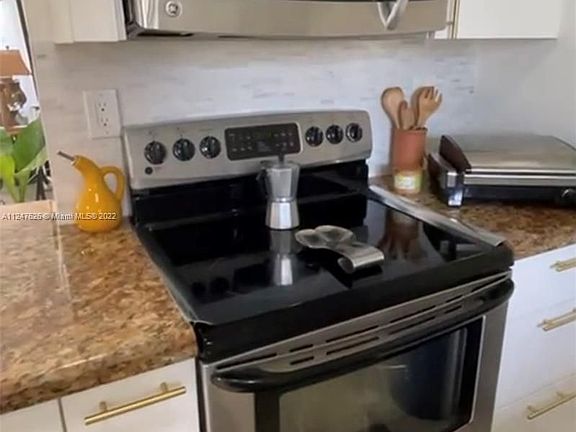 3rd image of 187 Lakeview Dr APT 102
