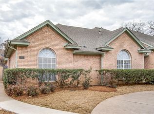 1813 W Wall St, Grapevine, TX 76051