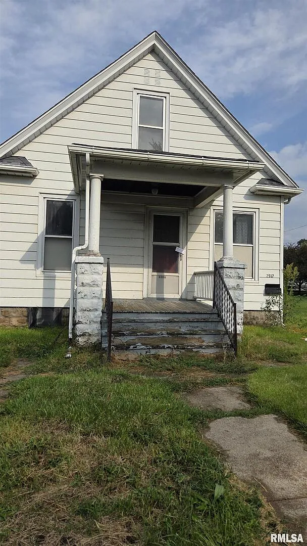 2517 11th St photo 1