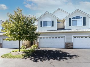 112 Durango Dr, Gilberts, IL 60136