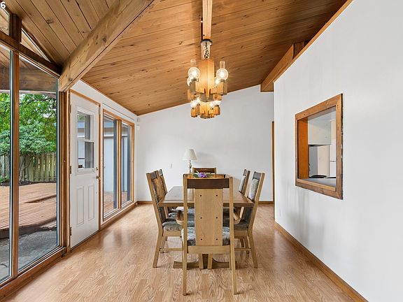 3rd image of 616 SE 175th Pl