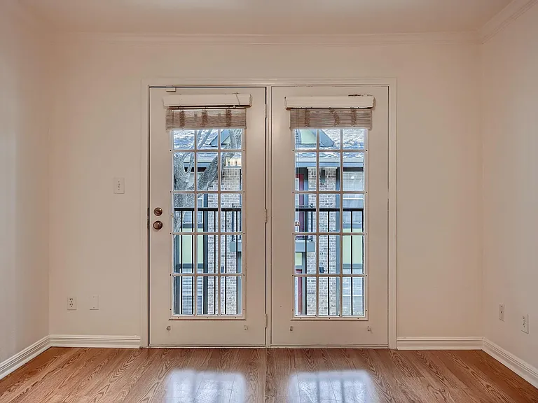 7685 Northcross Dr #323 — Photo 18