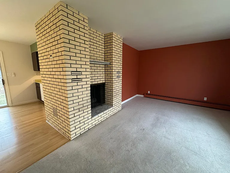 636 Petoskey Ave — Photo 6