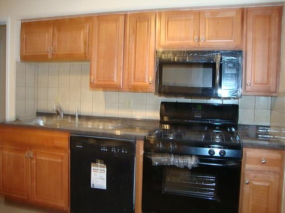 2nd image of 8357 Archer Ave