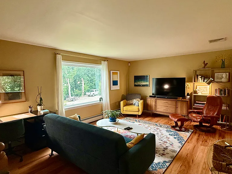 40 Simmons Ln — Photo 4