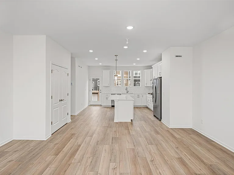43071 Atwood Ave — Photo 21