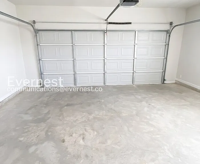 136 Culver St — Photo 24