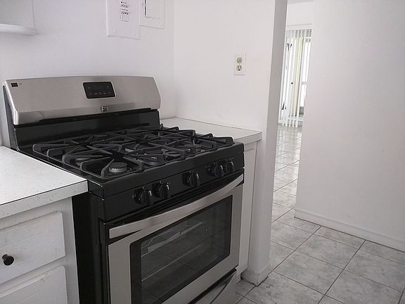 4th image of 726 NE 92nd St APT 5