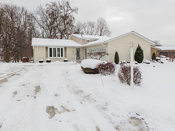 2nd image of 15609 Walnut Creek Dr