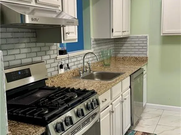 16 Fir Ct, Flemington, NJ 08822