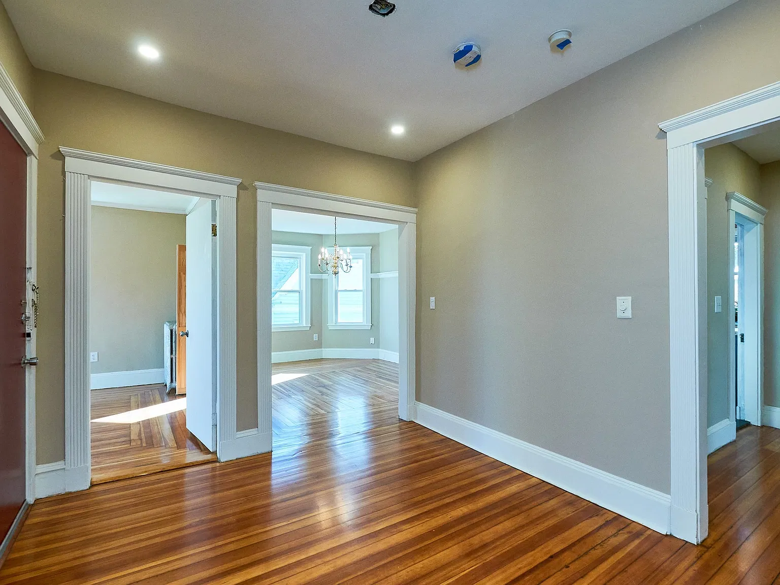 3 bed, 1.0 bath, 1250 sqft, $3,300 — Photo 4