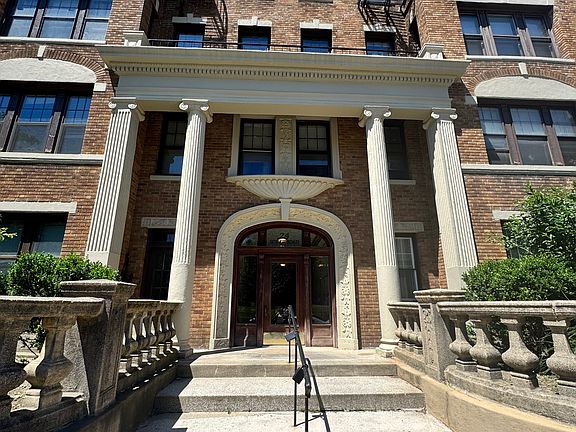 2nd image of 24 Sidlaw Rd APT 8