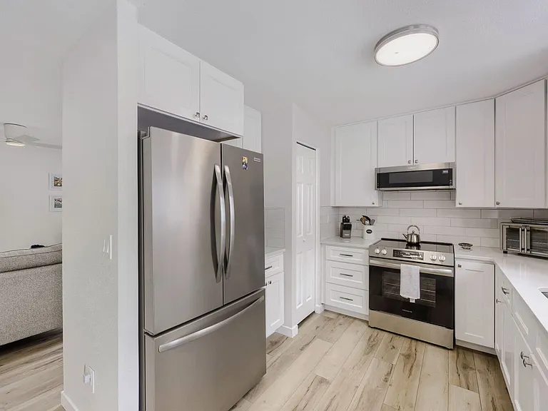 11909 Monroe Way — Photo 11