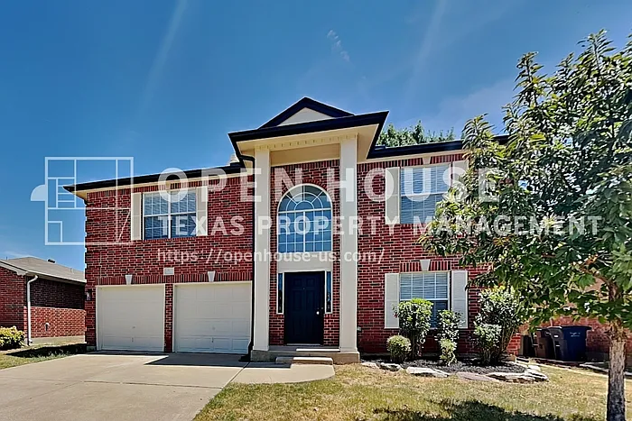 3 bed, 2.5 bath, 2296 sqft, $2,500 — Photo 1