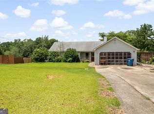 1587 Cronic Town Rd, Auburn, GA 30011