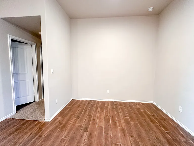 10424 Waverly Ave — Photo 19