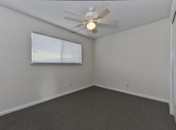 4th image of 5516 Roosevelt Ave