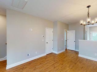 858 Levitan Dr, Columbia, TN 38401