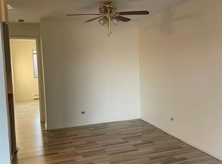 11 Willow Way #1W, Westmont, IL 60559